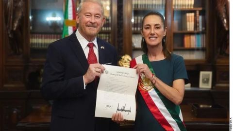 Embajador de EE.UU. en México reconoce que Sheinbaum sí condenó protestas y desmiente a Noem