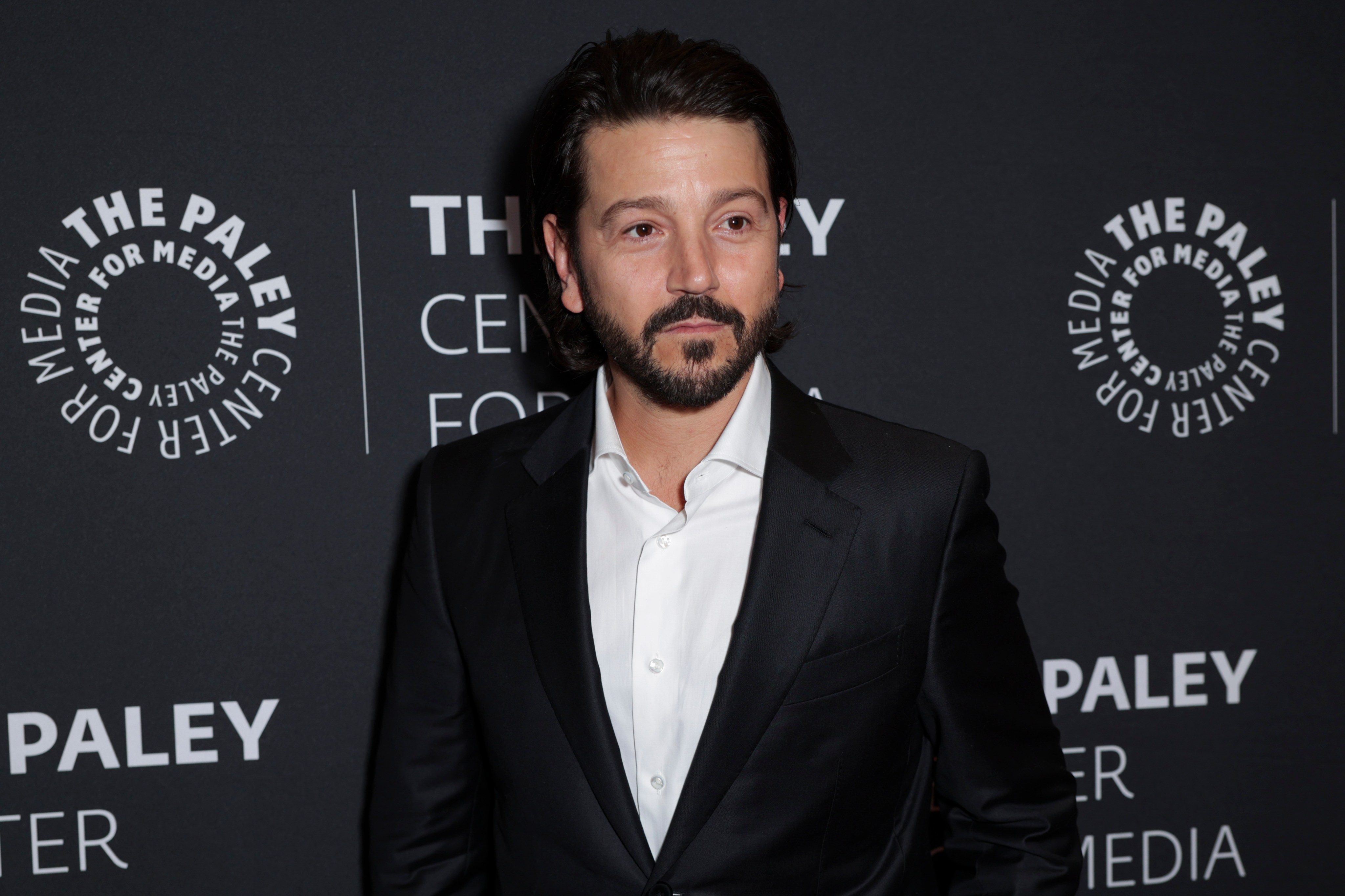 Diego Luna se pronuncia sobre las redadas de ICE en EE.UU. - La Opinión