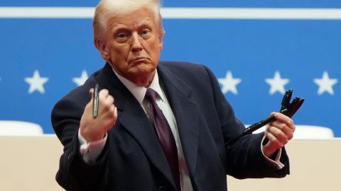 Pese a la advertencia, Trump dijo que Irán "está básicamente en la mesa de negociación. Quieren llegar a un acuerdo".