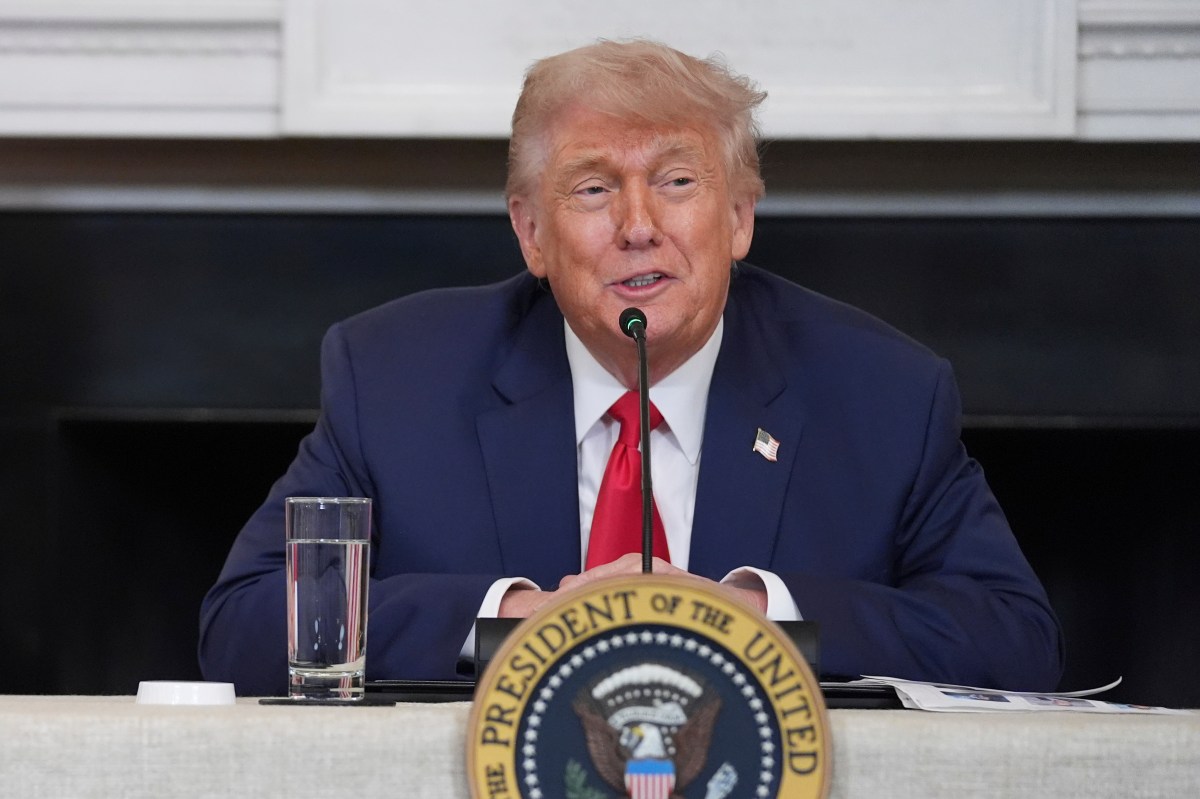 Trump Exhorta a los Recién Naturalizados a Defender los Valores Fundamentales de Estados Unidos