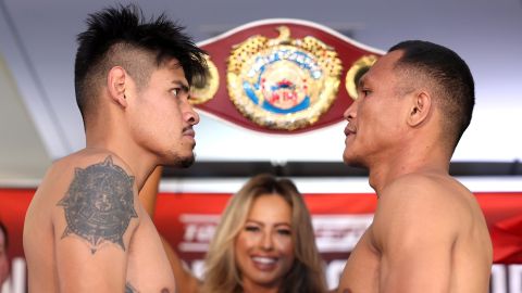 Emanuel Navarrete vs. Charly Suarez_faceoff