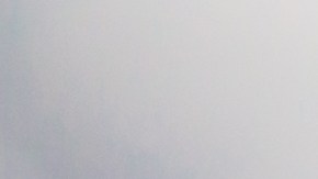 Leonidas dispara una señal microondas que es capaz de destruir los drones enemigos de forma instantánea