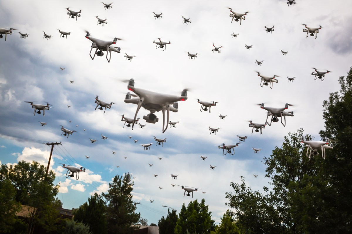 Leonidas: El Escudo de Microondas de EE.UU. Contra Enjambres de Drones Hostiles