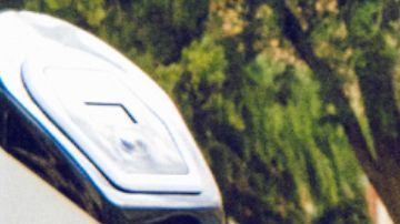 Fiat 500e junto a Free2move