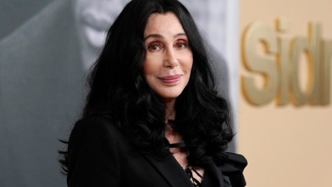 El hijo de Cher fue trasladado de urgencia al hospital tras una sobredosis