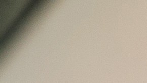 Hombre encuentra billete de lotería premiado en su carro