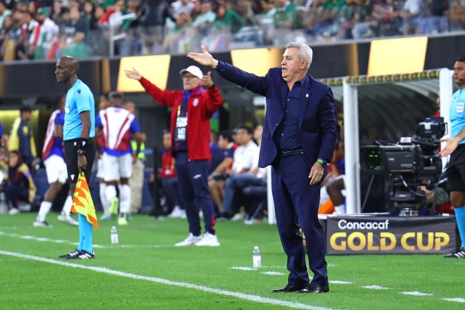 Inglewood, California, Estados Unidos, 14 de junio de 2025. Javier Aguirre, director técnico, durante el partido correspondiente a la fase de grupos del Grupo A de la Copa Oro de la CONCACAF 2025, entre la Selección Nacional de México y la Selección de República Dominicana, celebrado en el SoFi Stadium. Foto: Imago7/ David Vega