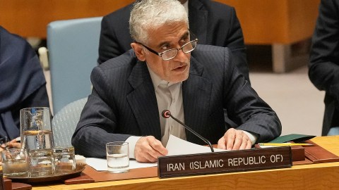 Irán señaló que EE.UU., "el único estado que ha usado alguna vez armas nucleares, asesinando con ellas a millones de personas” en la historia.