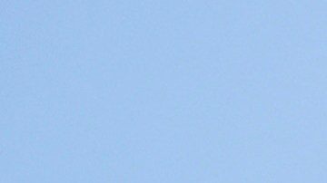 Protesters clash with authorities in downtown Los Angeles, Sunday, June 8, 2025, following last night's immigration raid protest. (AP Photo/Jae Hong)