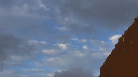 Avance del muro fronterizo construido en Texas