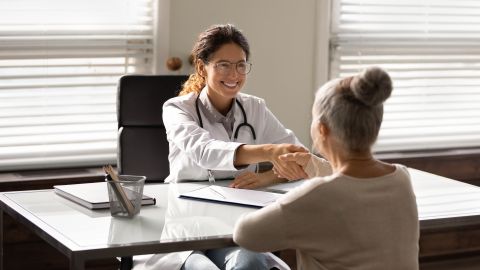 En EE.UU., millones de hispanohablantes enfrentan barreras de idioma al buscar atención médica. La NHMA busca cambiar esa realidad desde el liderazgo.