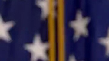 El gobernador acusó al presidente Donald Trump de llevar a cabo una "redada militar" en Los Ángeles.