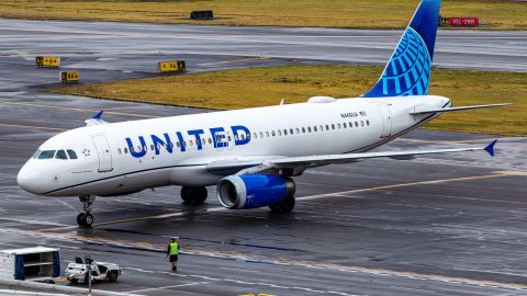 United Airlines mantendrá desactivadas las antenas de Starlink en su flota de aviones hasta que encuentre una solución al problema