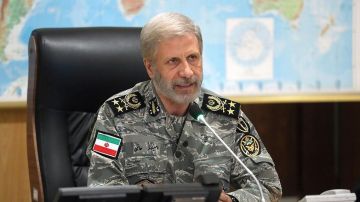 Irán promete una "respuesta decisiva" al ataque de Estados Unidos mientras Trump habla de un "cambio de régimen" en Teherán