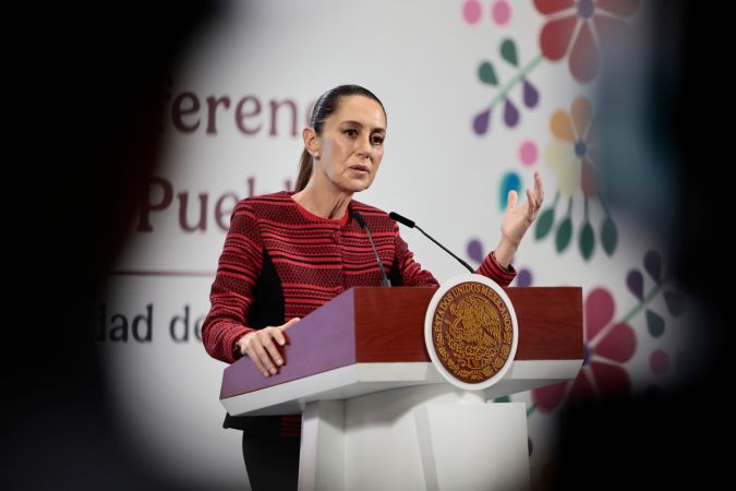 Sheinbaum promete "defender dignamente" a los mexicanos en reunión con Trump en el G7