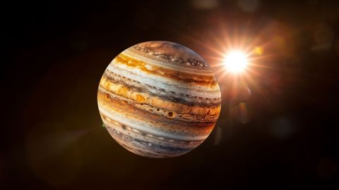 La conjunción de Júpiter con el Sol ocurre una vez al año.