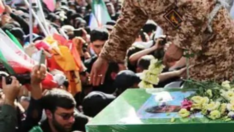 El funeral del sábado también incluye a Hossein Salami, comandante en jefe de la Guardia Revolucionaria Islámica.