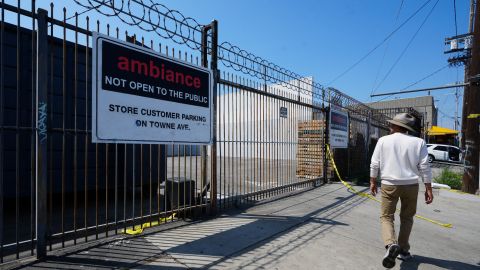 Uno de los negocios en el centro de Los Ángeles donde ICE realizó una redada y detuvo a los trabajadores.