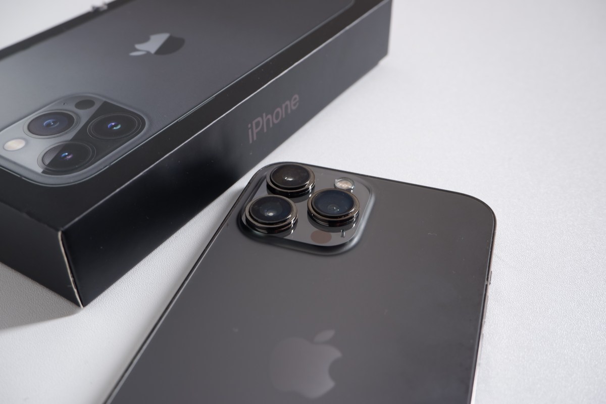 ¿Por qué deberías mantener tu celular boca abajo en todo momento?