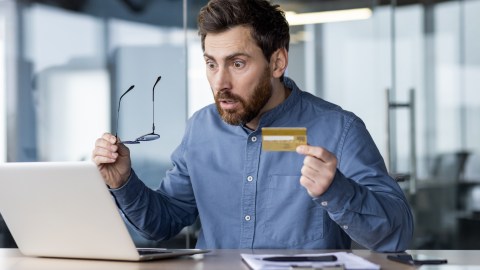 La deuda e intereses de una tarjeta de crédito pueden impactarte, especialmente si te descuidas, pero no es el fin de la vida.
