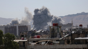 Por qué Israel bombardeó la sede central del ejército de Siria en Damasco