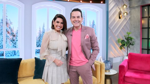 Penélope Menchaca y Carlitos Calderón, conductores de "Hoy Día".