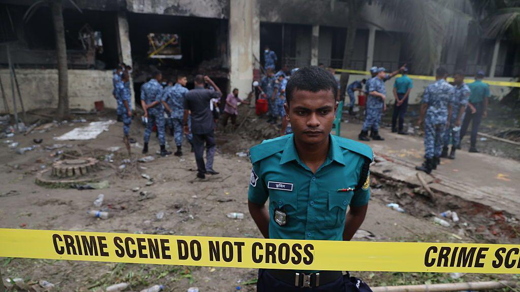“Eran mis niños”: la profesora que salvó a 20 alumnos antes de morir tras el accidente de avión en Bangladesh