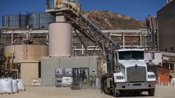 El plan del gobierno de Trump para explotar minerales de tierras raras en EE.UU. y contrarrestar el monopolio de China