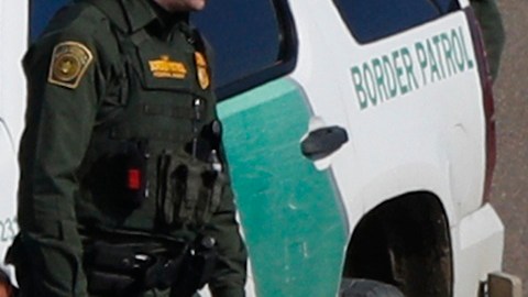 Los niños migrantes podrían ser detenidos indefinidamente o presionados para deportación expedita.