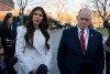 La secretaria de Seguridad Nacional, Kristi Noem, y el zar de la frontera Tom Homan.