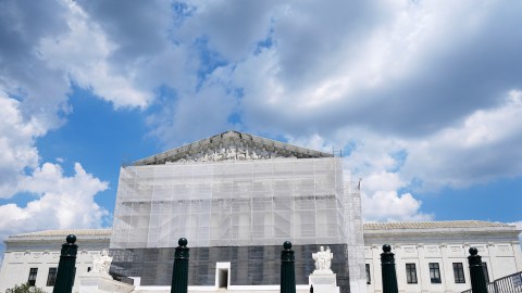 El 10 de junio, la Corte Suprema permitió a la Administración Trump avanzar con el fin del programa CHNV.