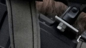 King Combs (izquierda) y Raven Tracy salen del tribunal federal de Manhattan antes de la audiencia de prometida de Sean "Diddy" Combs