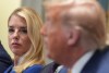 La fiscal general Pam Bondi enfrenta críticas por la escueta información del caso Jeffrey Epstein.