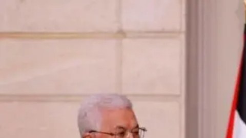 El presidente de la Autoridad Palestina, Mahmoud Abbas, sostuvo una reunión en París con el presidente de Francia, Emanuel Macron, en julio de 2022.