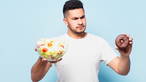 De la discusión acerca de las proteínas y los carbohidratos se han aprovechado siempre, tanto médicos como aficionados.