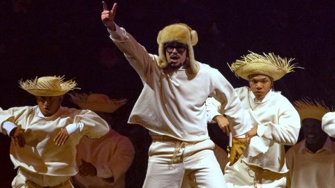 ¡Bad Bunny lanza ‘ALAMBRE PúA’ su nueva canción en medio de su residencia!