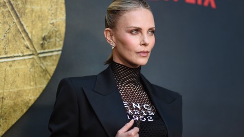 Charlize Theron se sincera: “Tuve sexo con un hombre de 26 y fue genial”