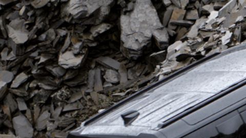 Defender OCTA Black elegancia y poder sin concesiones