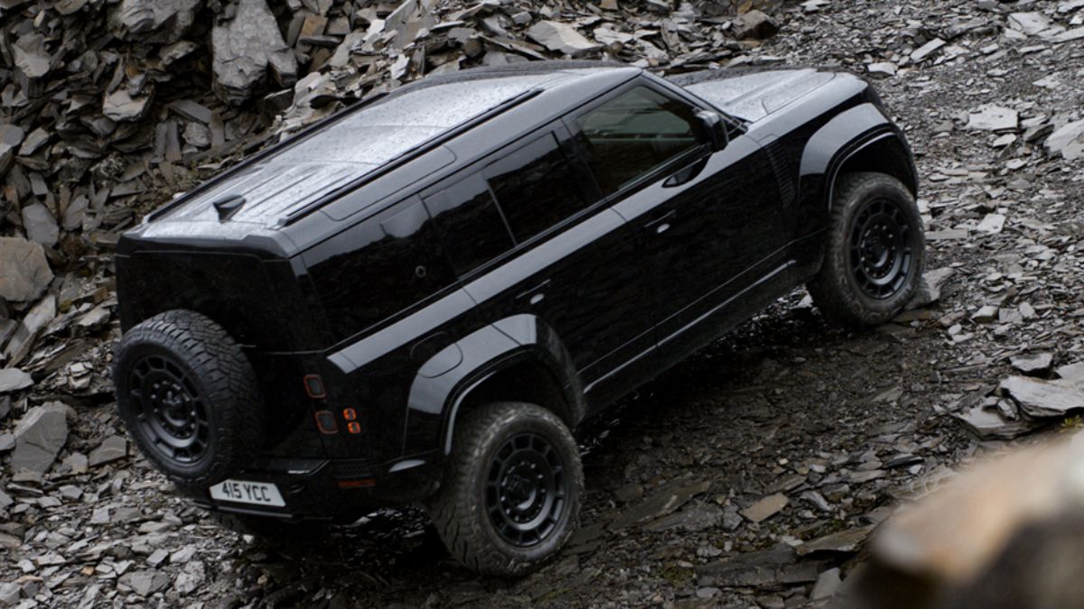 Defender OCTA Black: el lado más oscuro del lujo todoterreno