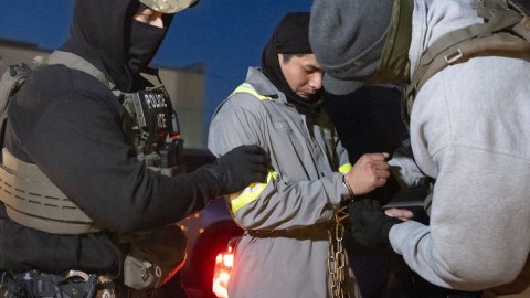 Operativo de detención de inmigrantes llevado a cabo por el ICE
