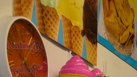 Magdalena López, dueña de Blue Banana, dice que tal vez tendrá que buscar otro trabajo.