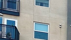 Un grupo de manifestantes protestó contra la presencia del ICE en el Memorial Glendale Hospital.