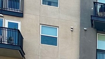Un grupo de manifestantes protestó contra la presencia del ICE en el Memorial Glendale Hospital.