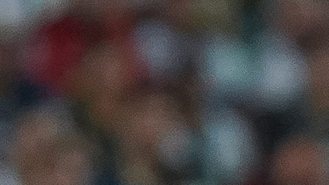 Rodrigo Parra fue consolado por sus compañeros.