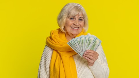 Mujer gana $4 millones en la lotería