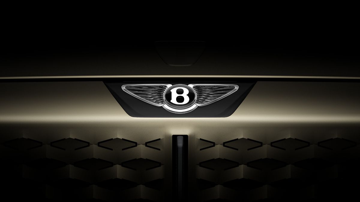 Bentley confirmó el nombre de su primer auto eléctrico