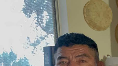 Jesús Ascencio Molina junto a su familia, su esposa y su hija Isabel.