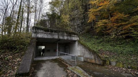 Por qué Suiza es el país con más búnkeres nucleares en el mundo y quiere modernizarlos ahora