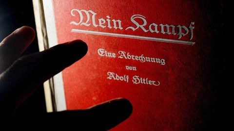 Por qué mi abuelo tradujo "Mi lucha", el infame libro en el que Hitler expuso las ideas del nazismo