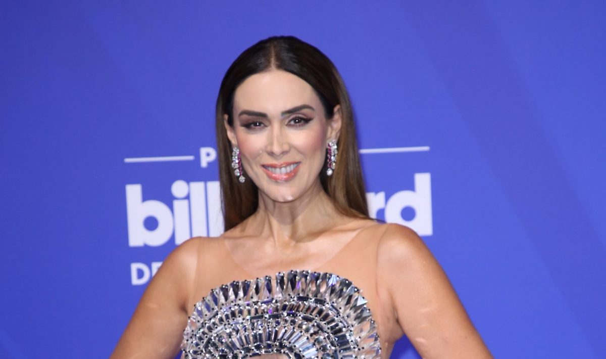 Jacky Bracamontes termina en urgencias tras sufrir doloroso accidente  casero - La Opinión